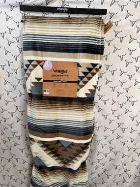 Wrangler full/queen blanket